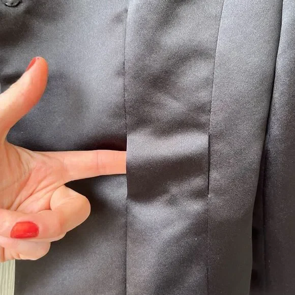 Tahari Arthur S. Levine Luxe Black Blazer Satin Finish Size 12 - Picture 4 of 9